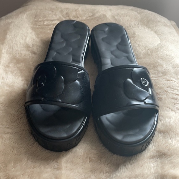 NWT Valentino Slides - Picture 2 of 10